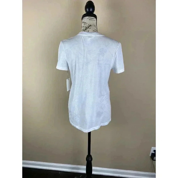 3/$25 Bundle of  Women's  Tee shirt-size M - Picture 2 of 10